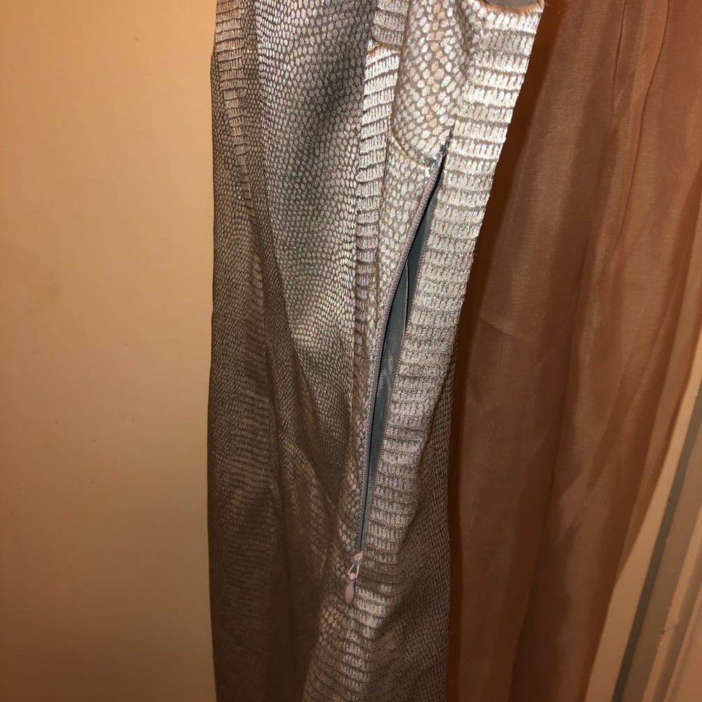 Dress - Picture 5 of 10